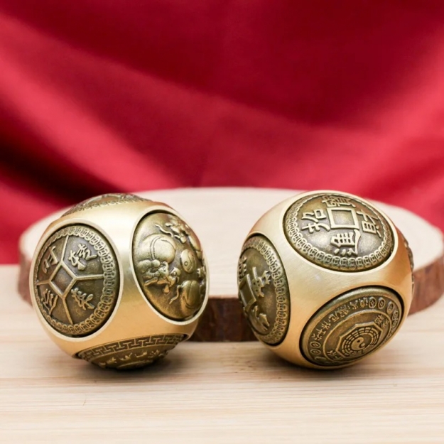 Сувенір Rotating Six-Faced Chinese Lucky Coin