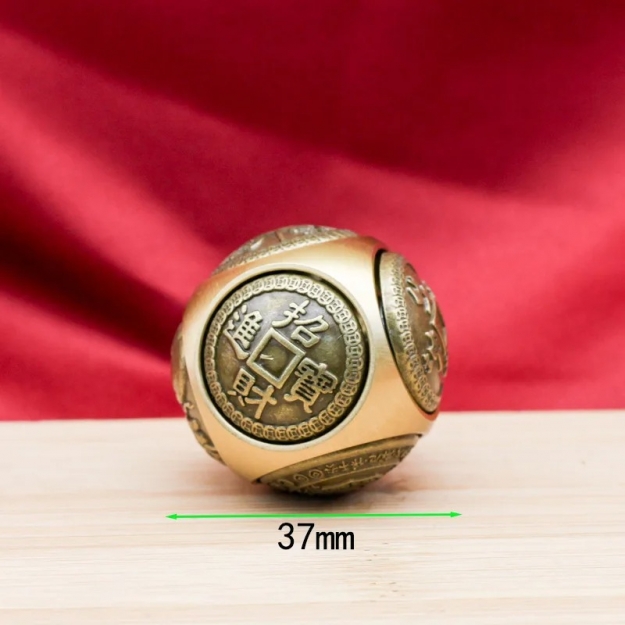 Сувенір Rotating Six-Faced Chinese Lucky Coin